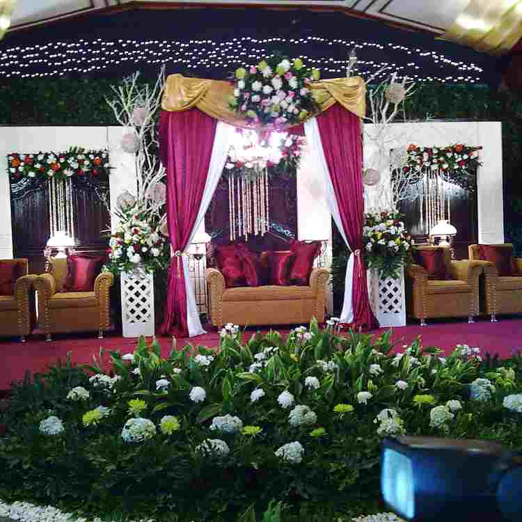 dekorasi pernikahan di dalam rumah sempit