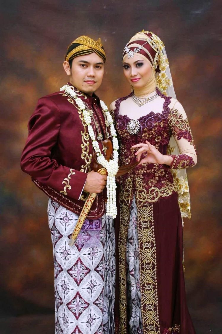 foto pernikahan adat jawa hijab