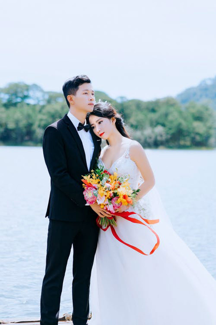 30+ Foto Prewedding Outdoor Casual, Simple & Romantis 2019